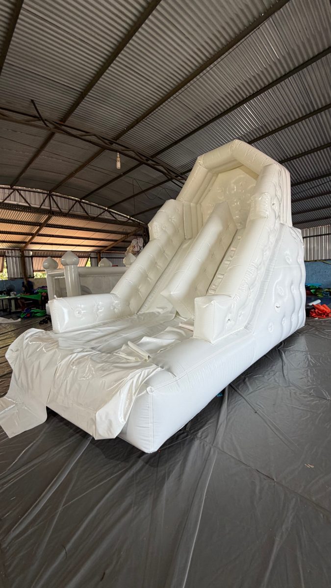 Premium com Piscina Removível de Luxo